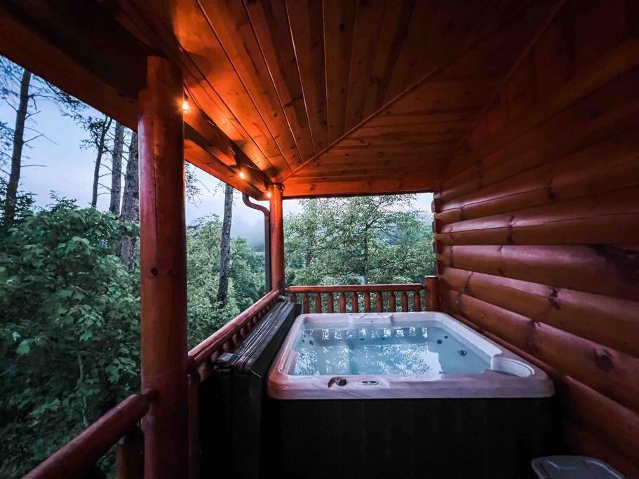 Indoor Heated Pool Hot Tub Cabin Sevierville Εξωτερικό φωτογραφία
